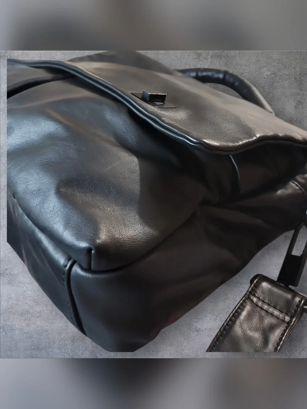 Giorgio Armani Mens Black Calfskin Leather Messenger Bag EUC